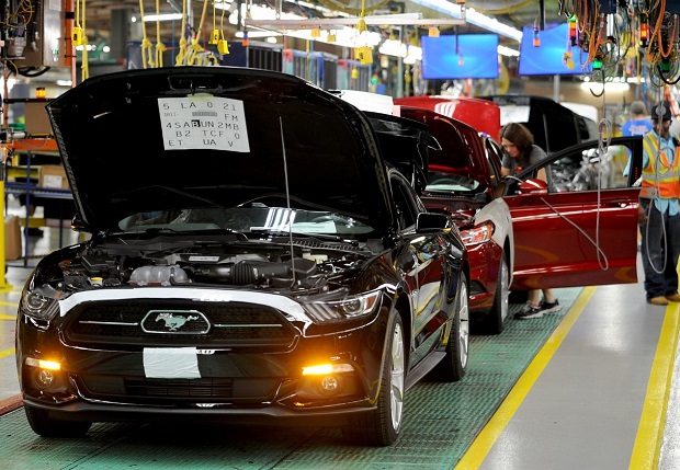 2015 Ford Mustang Production (3)