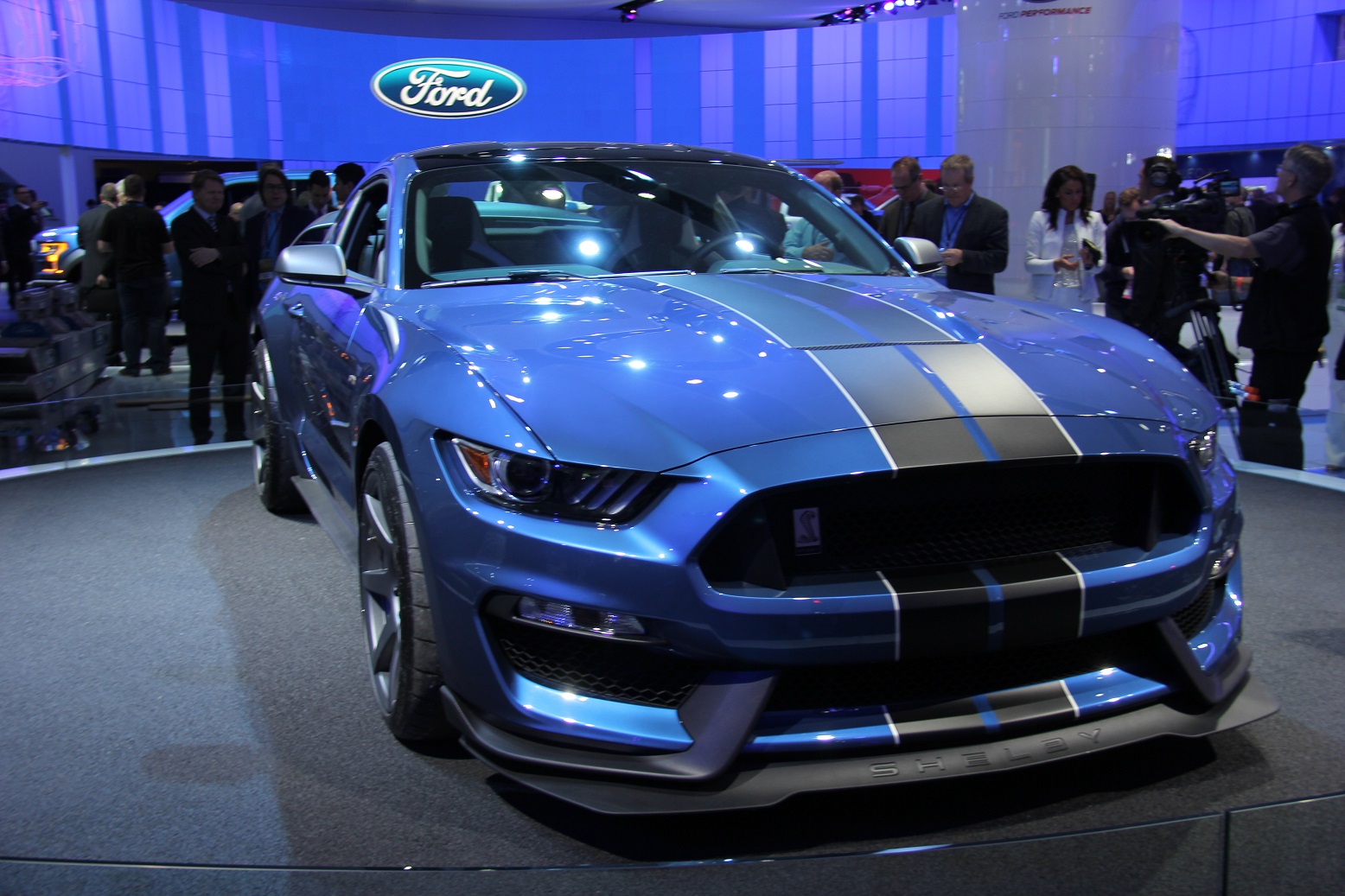 Is the Mustang GT350R Better than the Porsche 911 GT3? Ford Thinks So