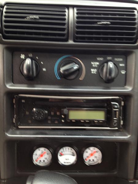 How to take an aftermarket stereo out of a 98-image-225629736.jpg