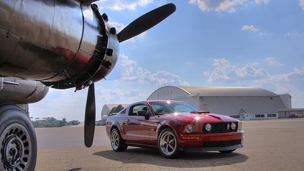 Messin' with some HDR-b-25_and_mustang.jpg