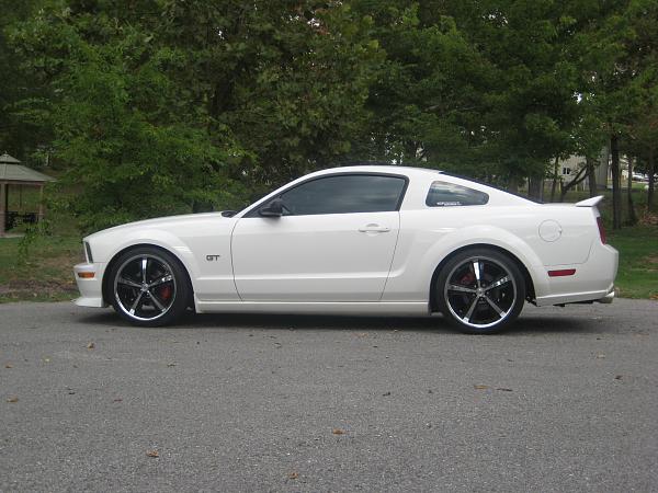 2005-2009 Ford Mustang S-197 Gen 1 Photo Gallery Lets see your latest pics!!!-img_1981.jpg