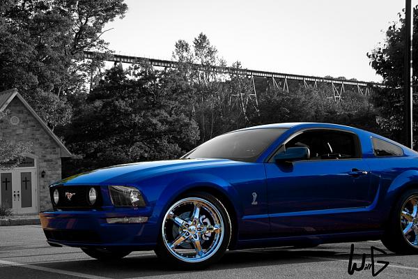 2005-2009 Ford Mustang S-197 Gen 1 Photo Gallery Lets see your latest pics!!!-sideview2bwedited1.jpg