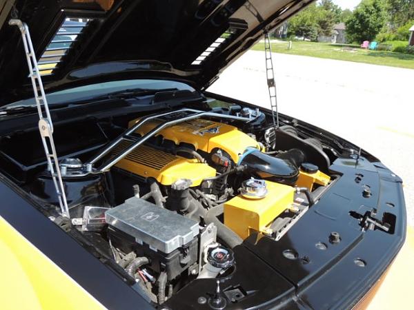 GT-R Regency Mustang convertible 2007-keltainen-mustang-moottori-1.jpg