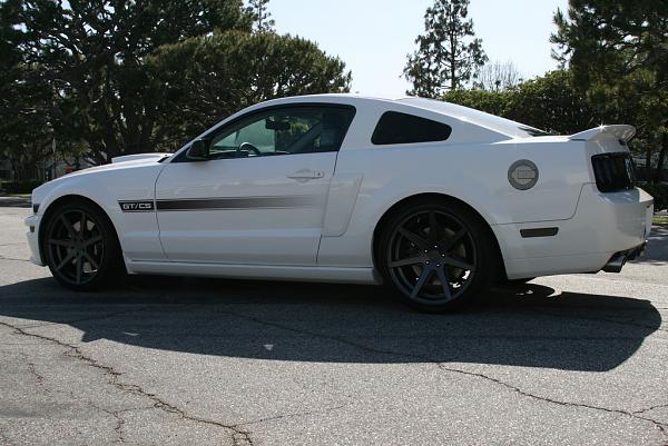 2005-2009 Ford Mustang S-197 Gen 1 Photo Gallery Lets see your latest pics!!!-brembo_side2_zpsnhjwagkz.jpg