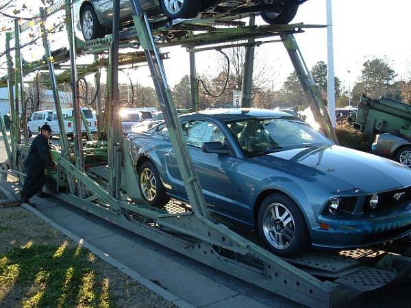 Made some pretty cool pics from when the car was delivered-003-12-15-04-car-truck-2-.jpg