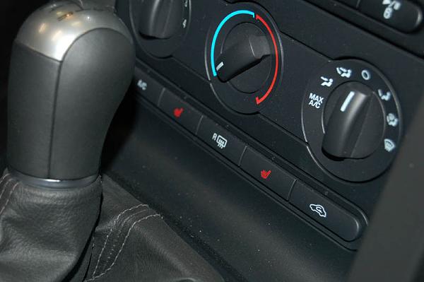 Pics of the '07 Vert-heatedseatswitch.jpg