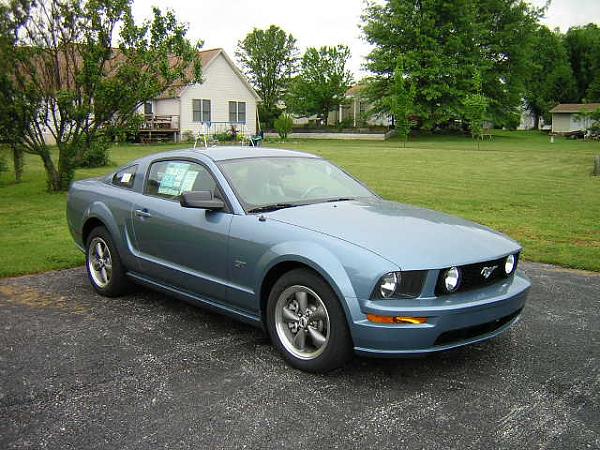 Members' Rides: 2005+-mustang_001.jpg