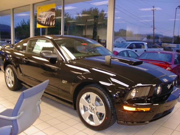 Here's my new 07 Mustang GT I bought home tonight-dsc04938.jpg