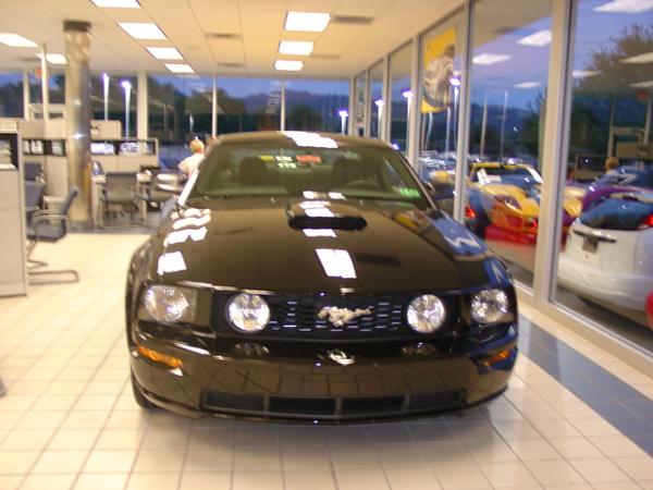 Here's my new 07 Mustang GT I bought home tonight-dsc04940.jpg