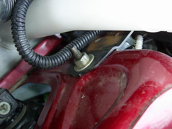 2005-2009 Mustang Horn Alternate Placement*-horn-move-1-.jpg