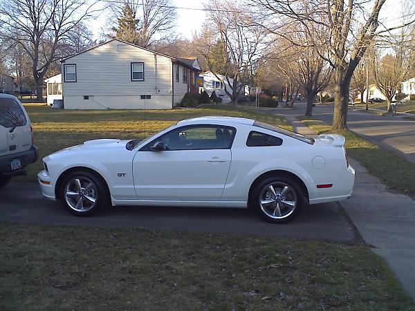 2007 Mustang Just came In!!!  2 fresh dents!!-03-29-07_1811.jpg