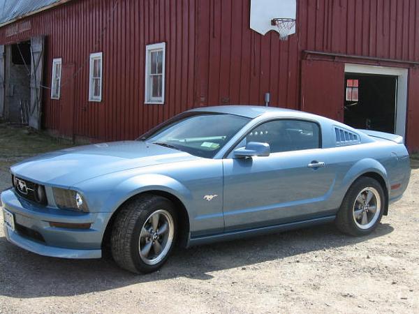 2 new 07 Stangs in my garage!-pony-emblems-004.jpg