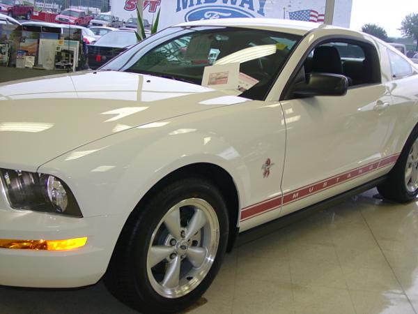 Here's pics of 2008 Mustang Sally with HID Headlights &amp;Candy Apple Red GT-dsc07250.jpg