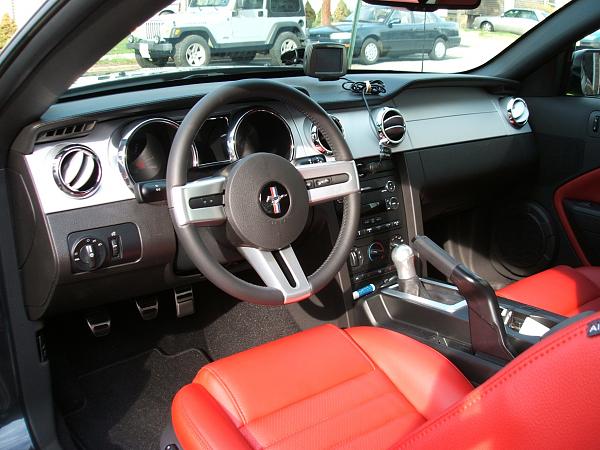 Interior Photos Required-2008-mustang-int.jpg