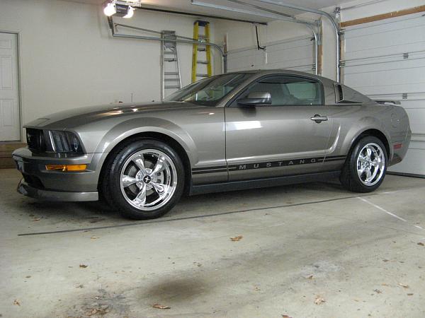 Post Your V6 Mustangs-mustang2008043.jpg