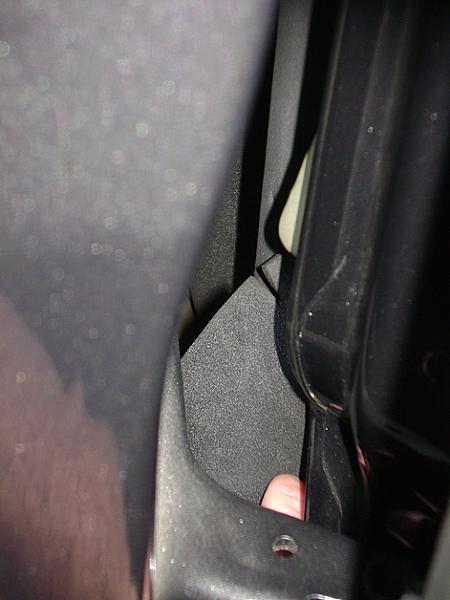 Mysterious foam pad in passenger fender...-foam3.jpg