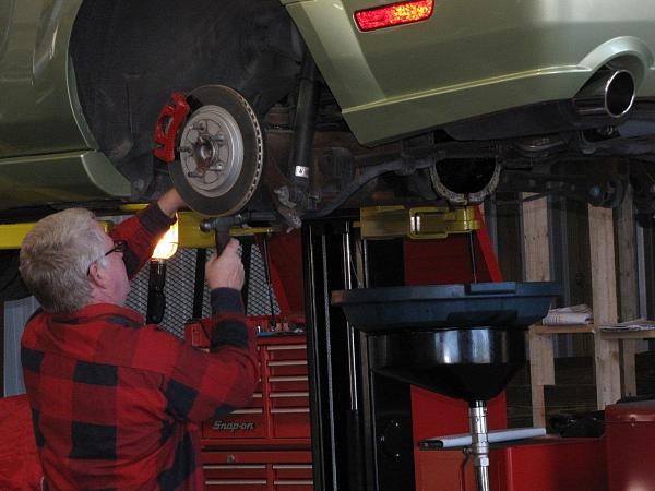 After 5 Years My Baby Gets New Shoes!-gears-12292009-3.jpg