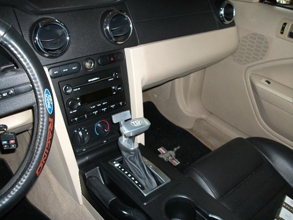 2006 V6 shifter button will not depress-dscf0517.jpg