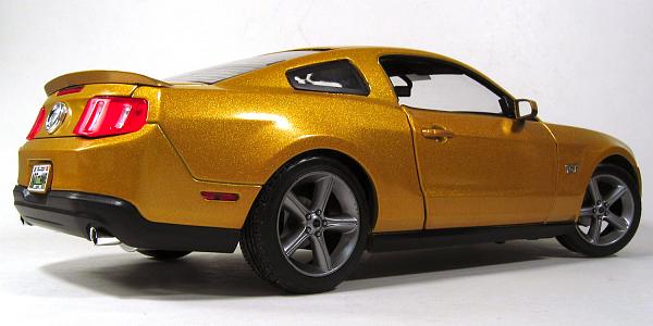 Greenlight Collectibles-2010gtgold.jpg