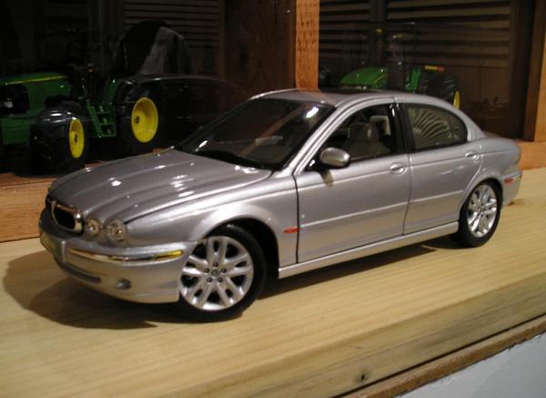 My complete 1:18, 1:32 and 1:50 collection!!! :)-picture-6.jpg