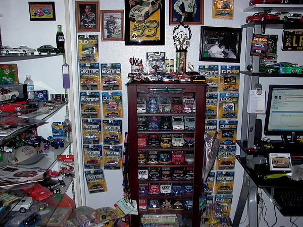 My Diecast Toy Collection...lots of pics...-p1020008.jpg