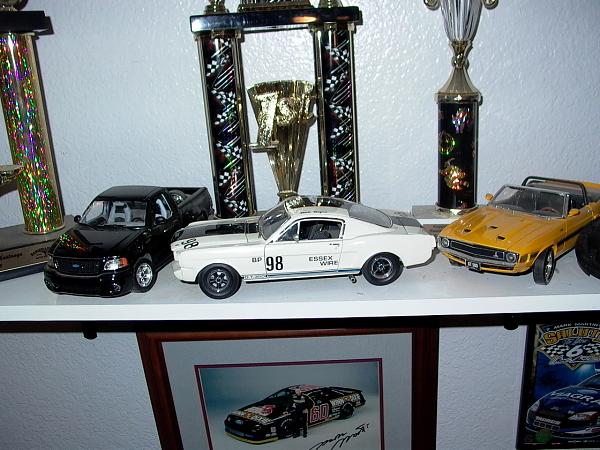 My Diecast Toy Collection...lots of pics...-p1020011.jpg