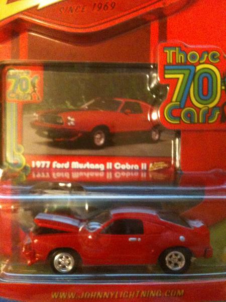 More Finds at the stores...toys yes..-hot-wheels-022.jpg