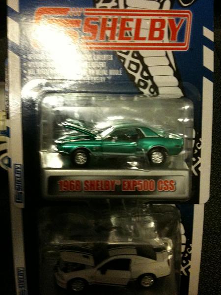 More Finds at the stores...toys yes..-hot-wheels-2-003.jpg