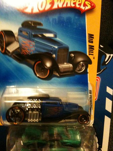 More Finds at the stores...toys yes..-hot-wheels-2-004.jpg