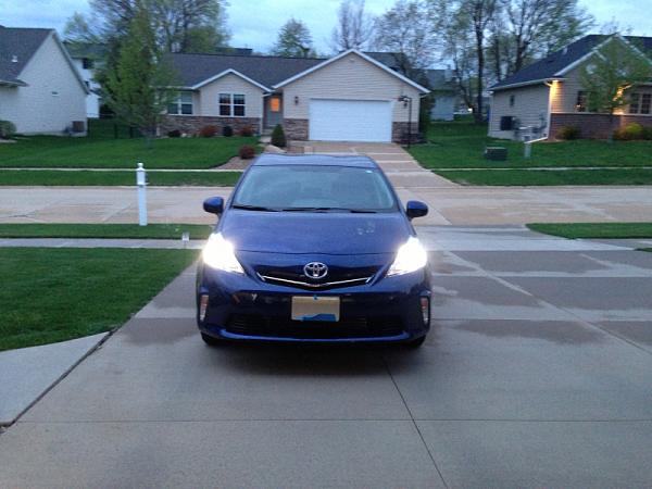 Installed LEDs and HIDs in wife's Prius V-image-3073379946.jpg