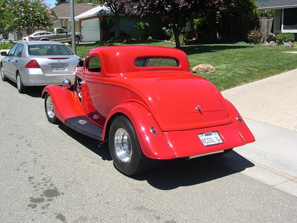 My friend stopped by today with his 34 Ford-34-ford-003.jpg