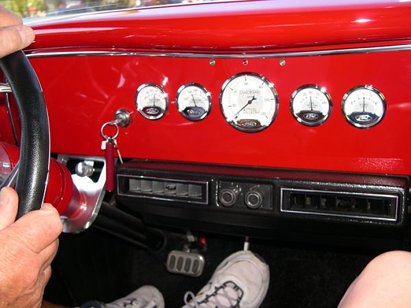 My friend stopped by today with his 34 Ford-34-ford-005.jpg
