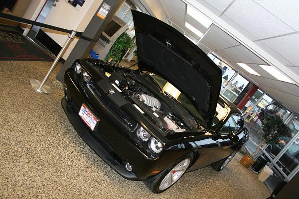 08 SRT8 Challenger 035.00-srt8angle.jpg
