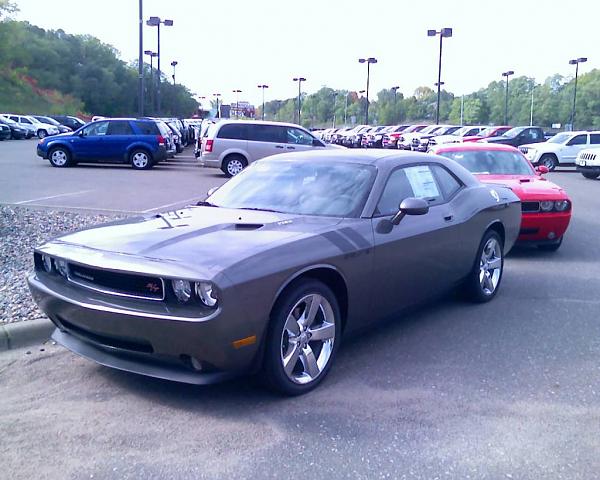08 SRT8 Challenger 035.00-101108_14171.jpg