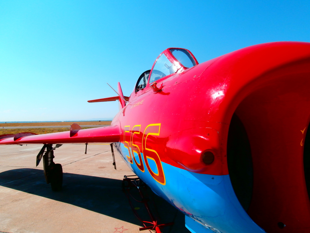 Name:  2012Airshow028.jpg
Views: 27
Size:  281.9 KB