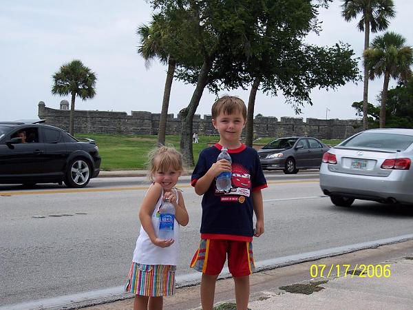 Show Off Your Kids!-fort-pic.jpg