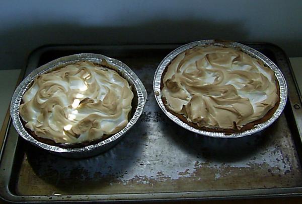 I'm craving......-lemon-pie.jpg