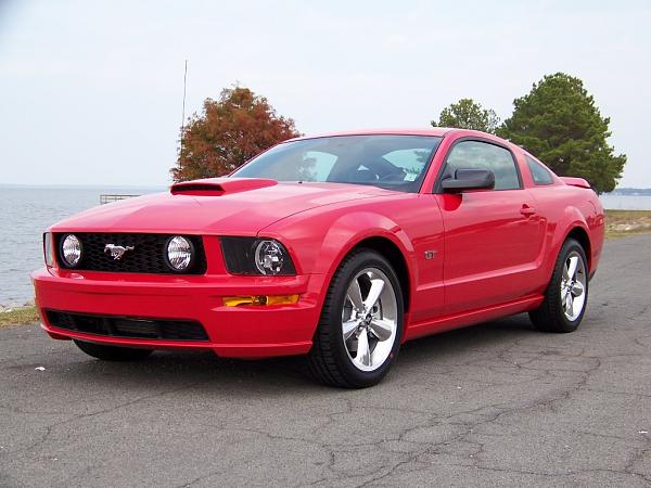 Got my 2008 Torch Red GT-lake.jpg