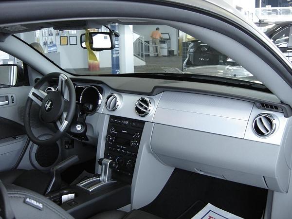 My 2009 Vapor GT/CS-stock-interior-dash-passengers-side-20080628.jpg