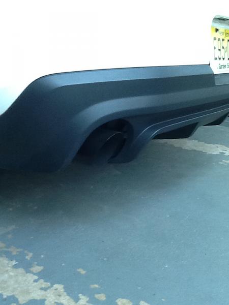 Black exhaust on white GTCS-image-13667159.jpg