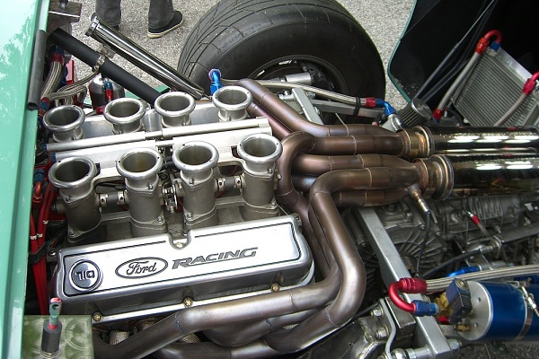 Went to a car show this morning....-ford-gt-engine.jpg