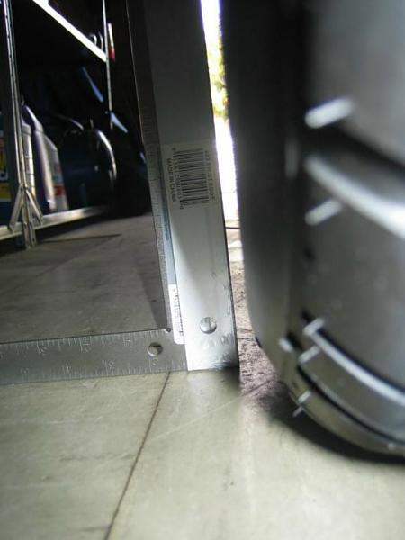 Ponies on The Run!-pass_fr_straight-edge_lower-tire2.jpg