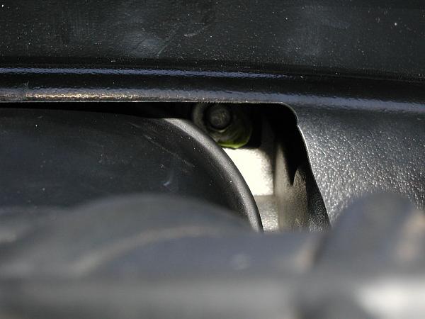 Ponies on The Run!-driver-side-throttle-body-bolt.jpg