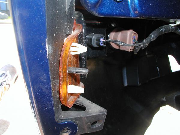 Ponies on The Run!-light-clips-1.jpg