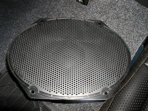 Ponies on The Run!-infinity-682.7cf-rear-factory-speaker.jpg