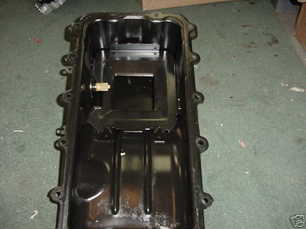 Anyone have a **PIC** of the inside of a 3V 4.6L Oil Pan?-oil-pan-inside.jpg