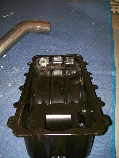 Anyone have a **PIC** of the inside of a 3V 4.6L Oil Pan?-oil-pan-inside-2.jpg