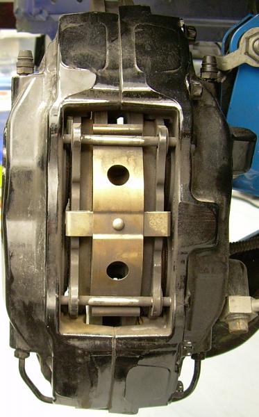 Baer 14" 2piston PBR calipers vs Stock GT500 Brembos-dscn2989.jpg
