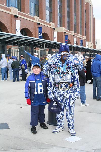 I went to see the Colts play-fans.jpg