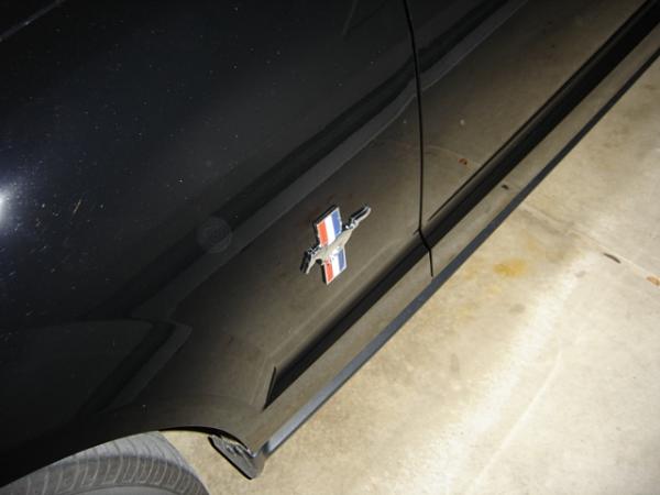 Help! How do I remove pins from fender emblems?-dsc00857.jpg